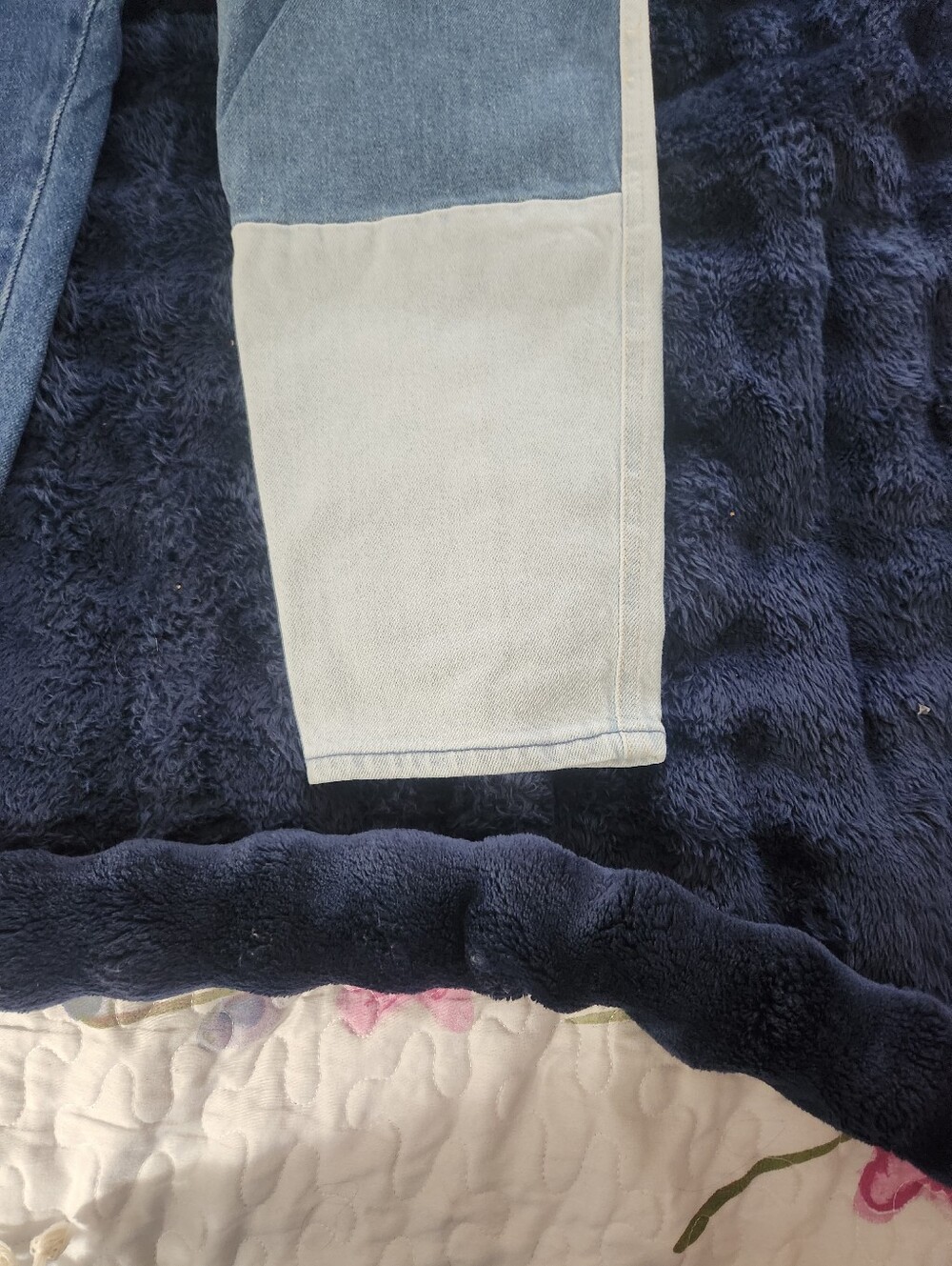 Hollister Ultra High Rise Patchwork Mom Jeans - Picture 7 of 10
